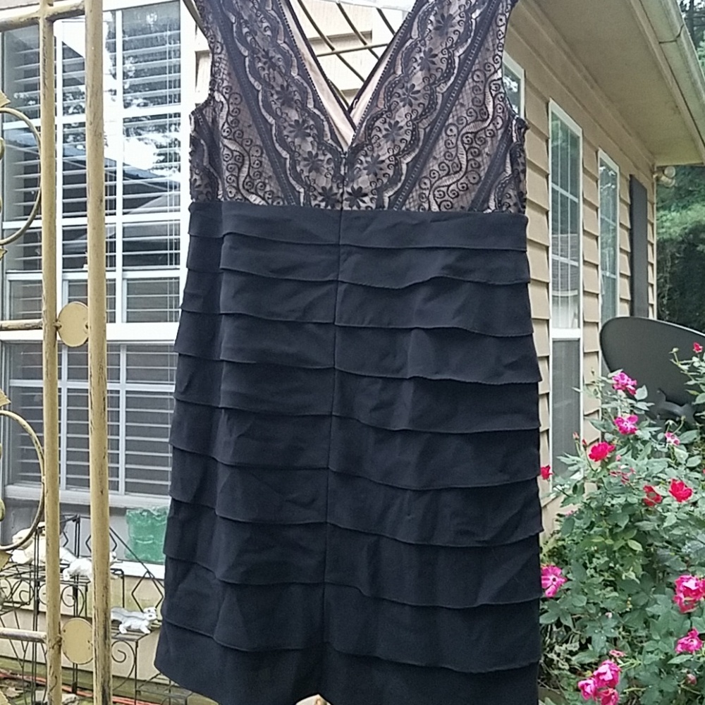 Jessica Howard scalloped cocktail dress